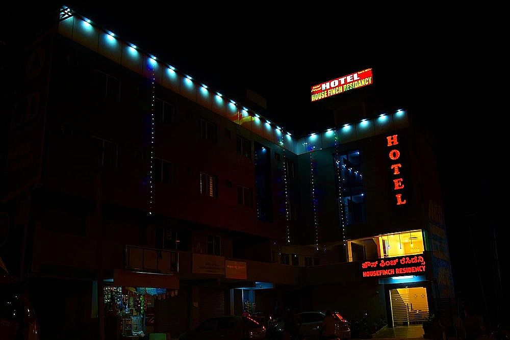 undefined Housefinch Residency 8