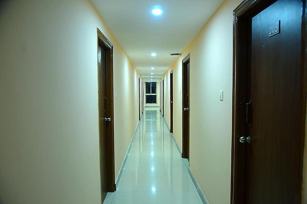 undefined Housefinch Residency 3