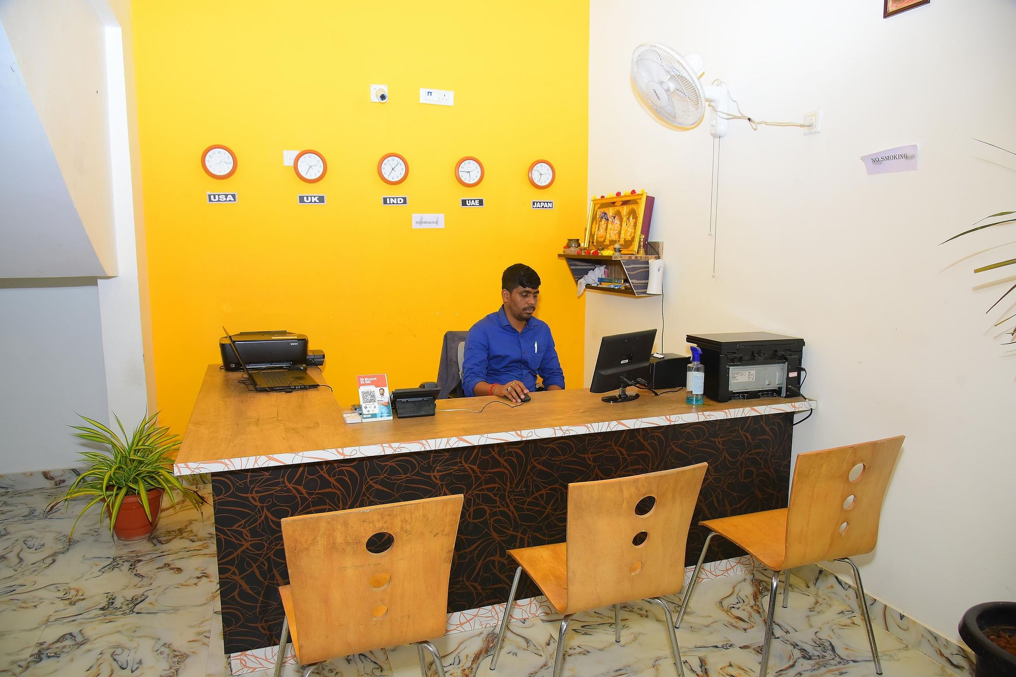 undefined Housefinch Residency 2