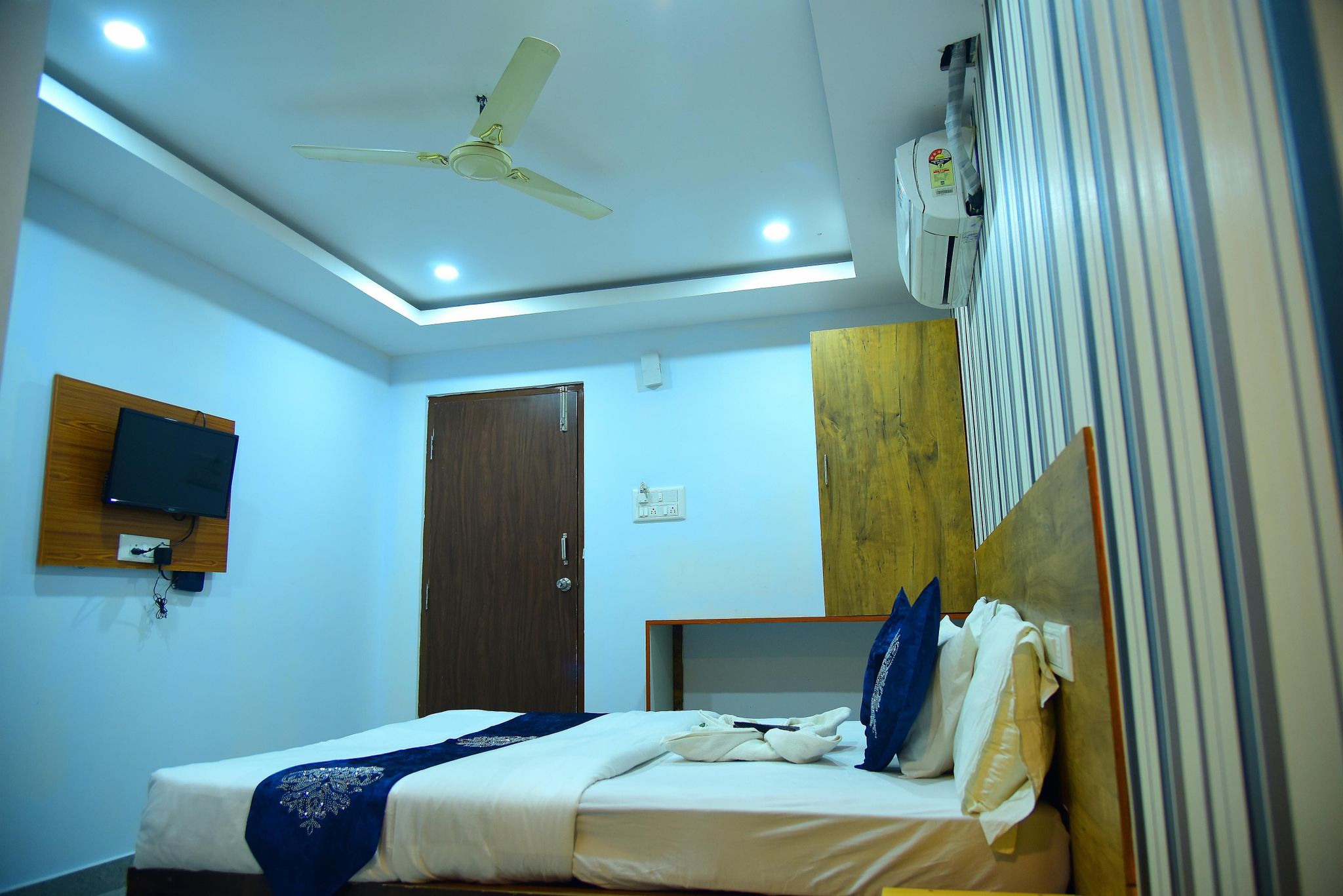 Premium AC Rooms