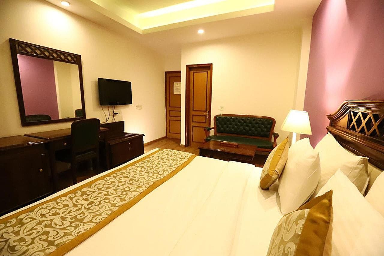 Deluxe AC Room