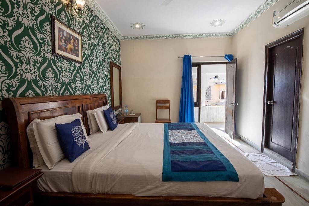 Hotel Royal Pratap Niwas Deluxe Room 4