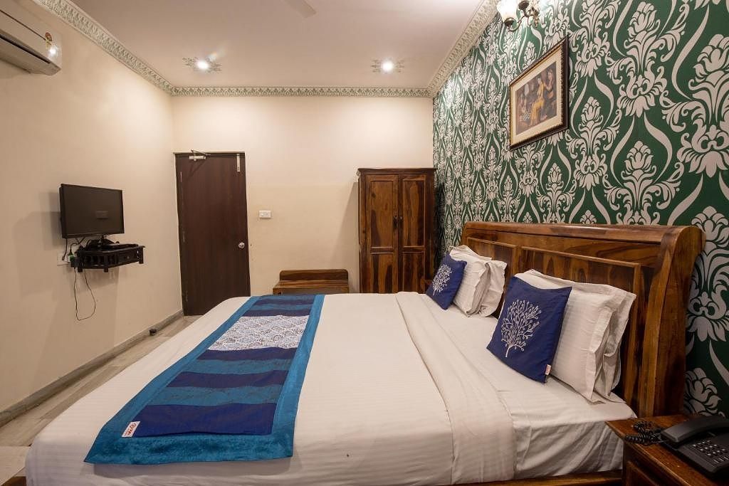 Hotel Royal Pratap Niwas Deluxe Room 10