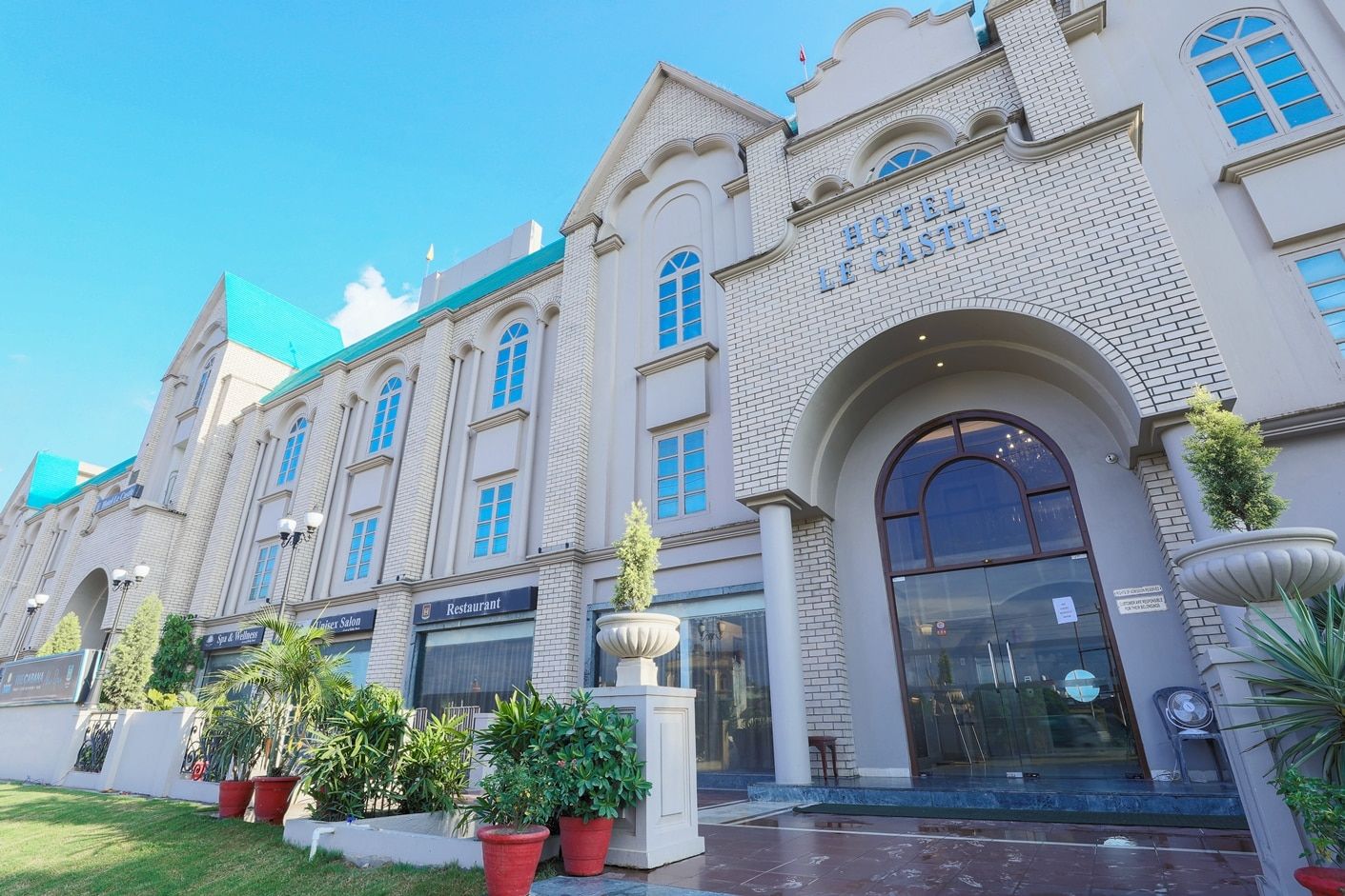 undefined Hotel Le Castle 7