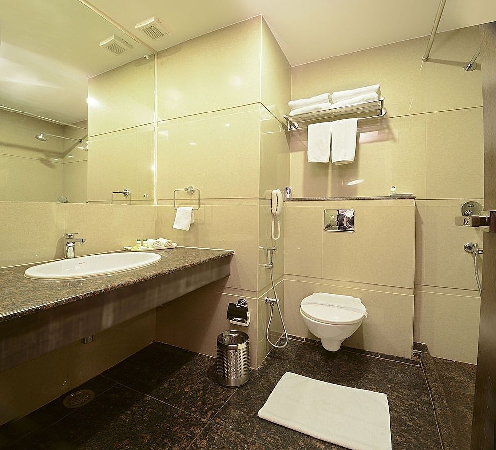 Hotel Crimson Palace Deluxe Room 11