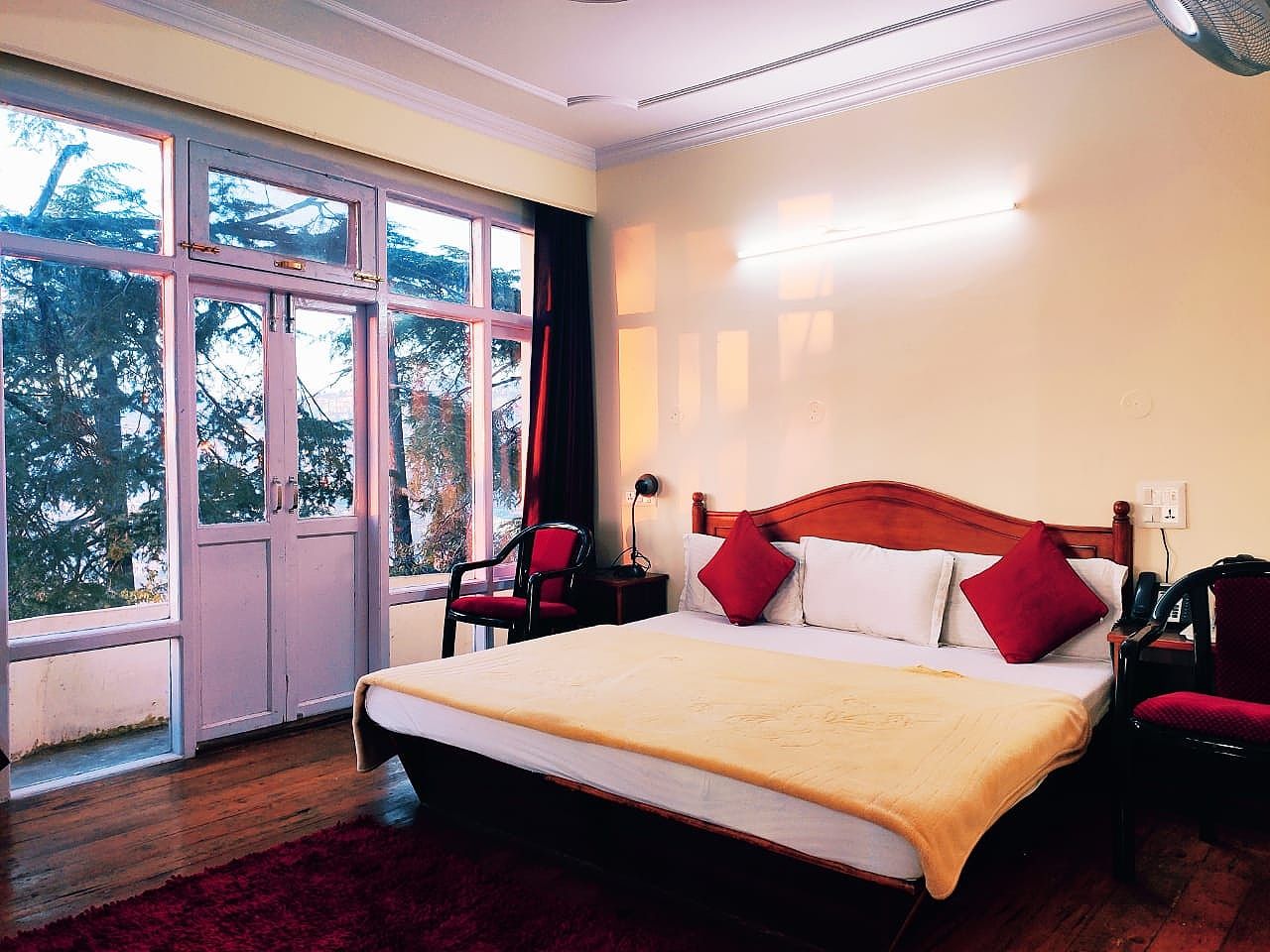 SUPERIOR ROOM ( VALLEY FACING VIEW )