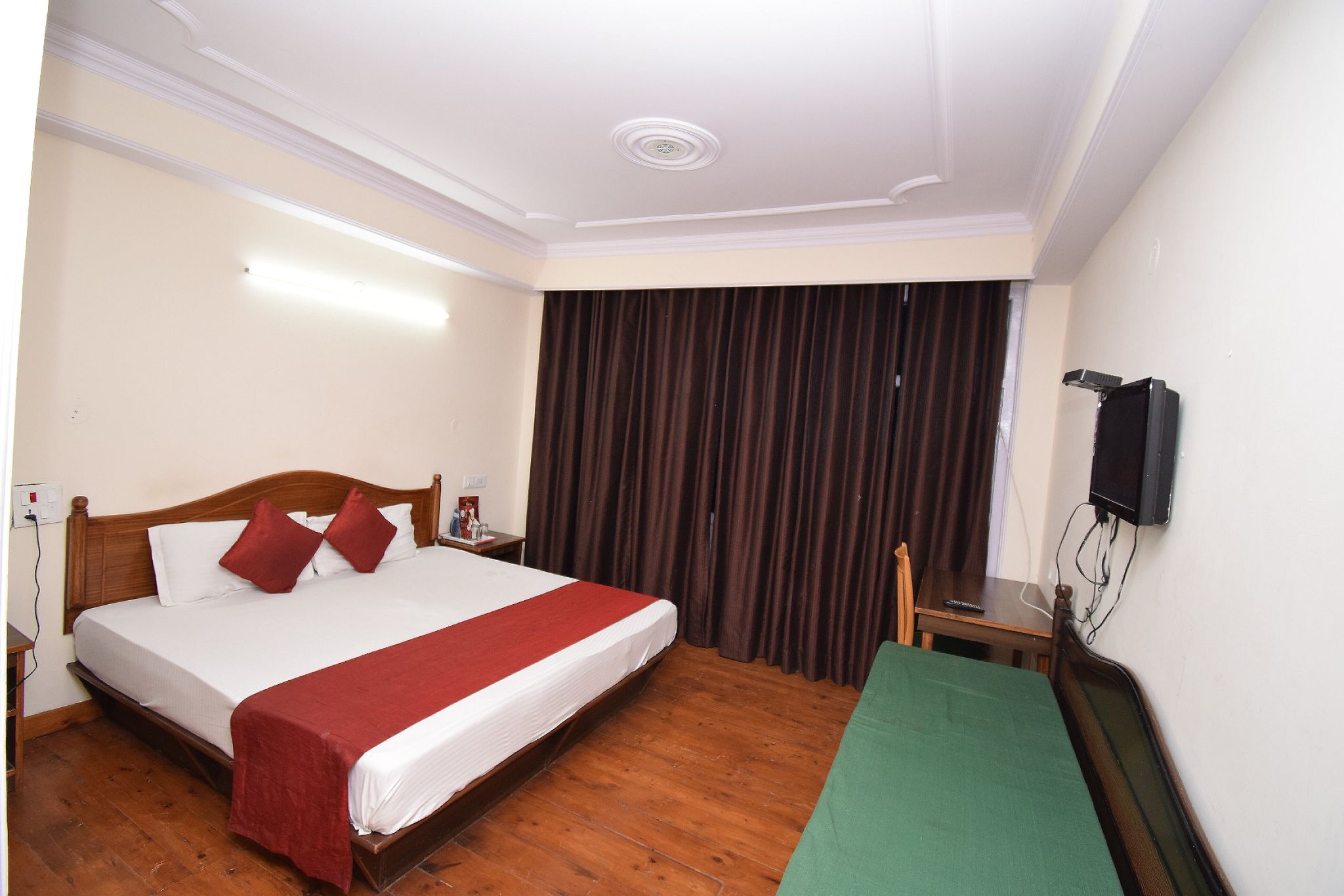 SUPERIOR ROOM ( VALLEY FACING VIEW )