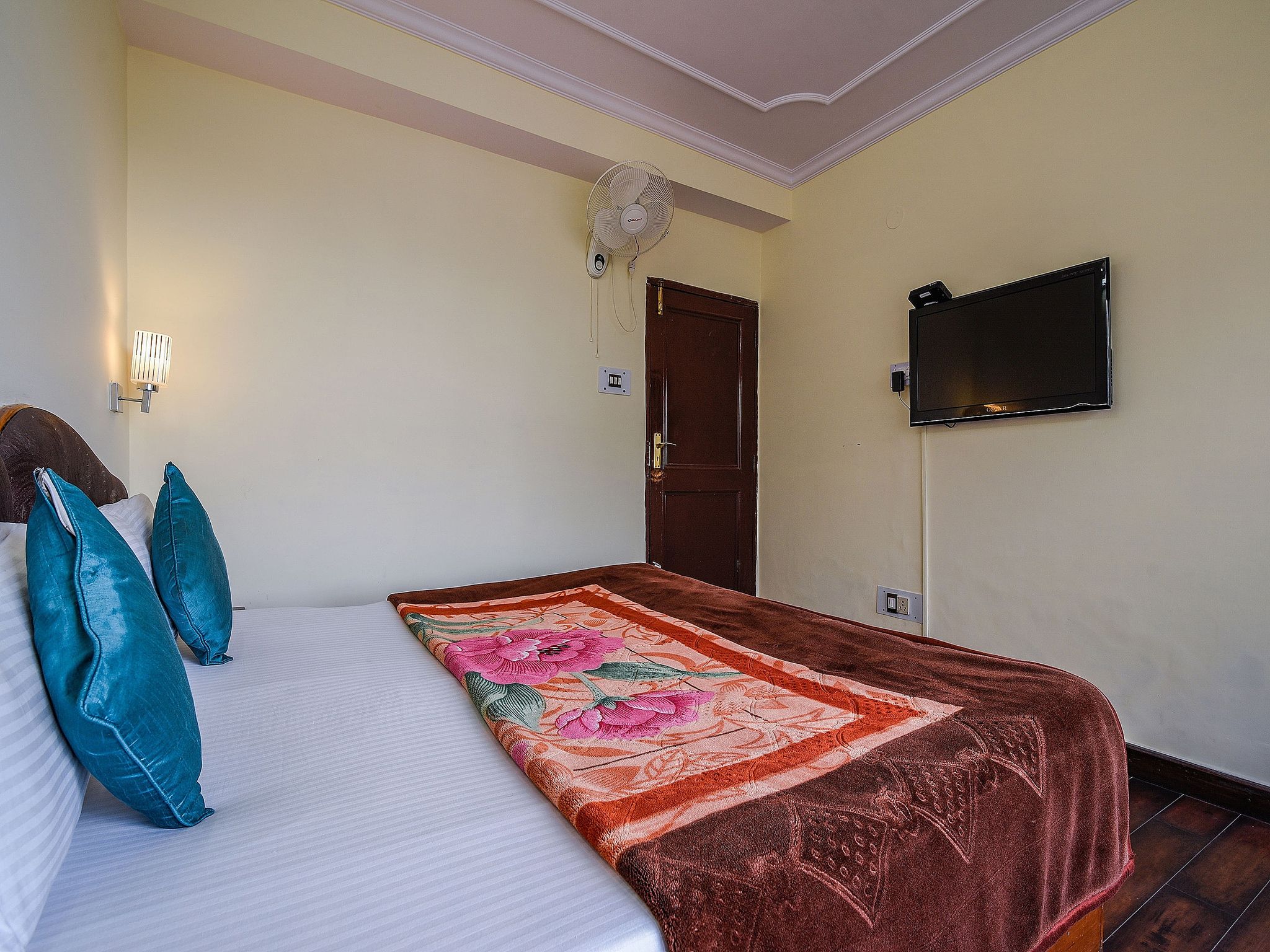 SUPERIOR ROOM ( VALLEY FACING VIEW )