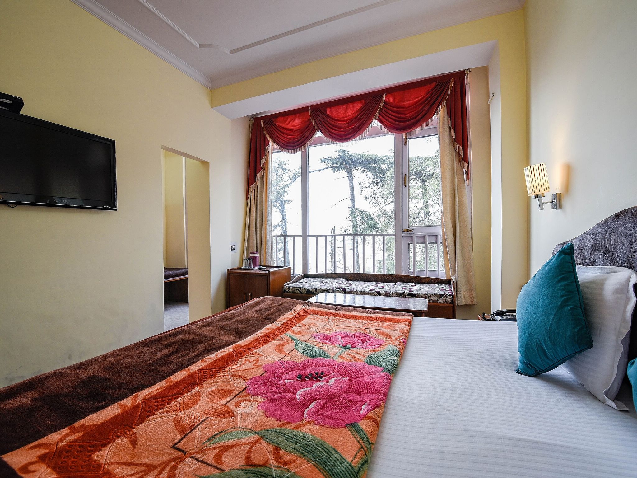 SUPERIOR ROOM ( VALLEY FACING VIEW )