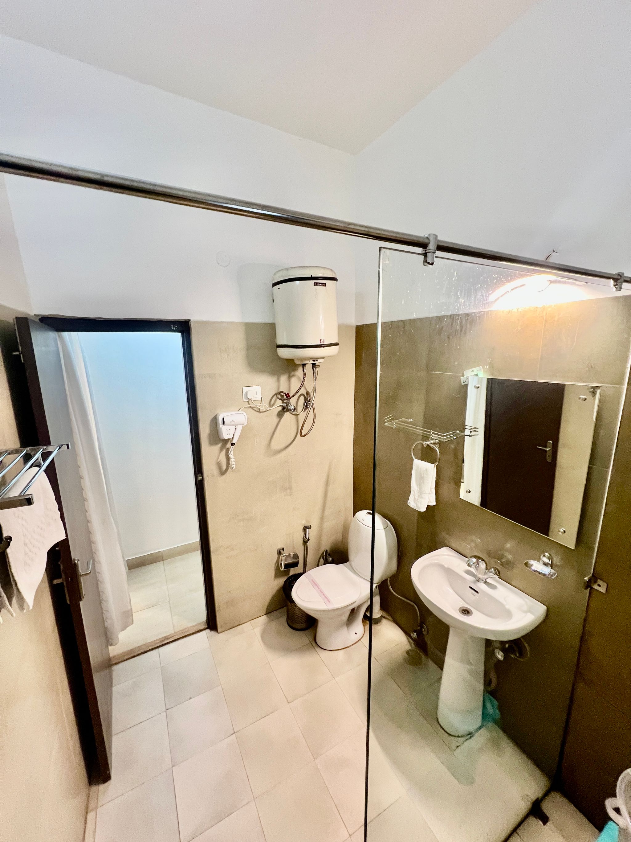 Sea Hawk-Luxury Hill Resort (4 mins drive from Bhimtal Lake) Deluxe Pine Nature View With Common Balcony 41