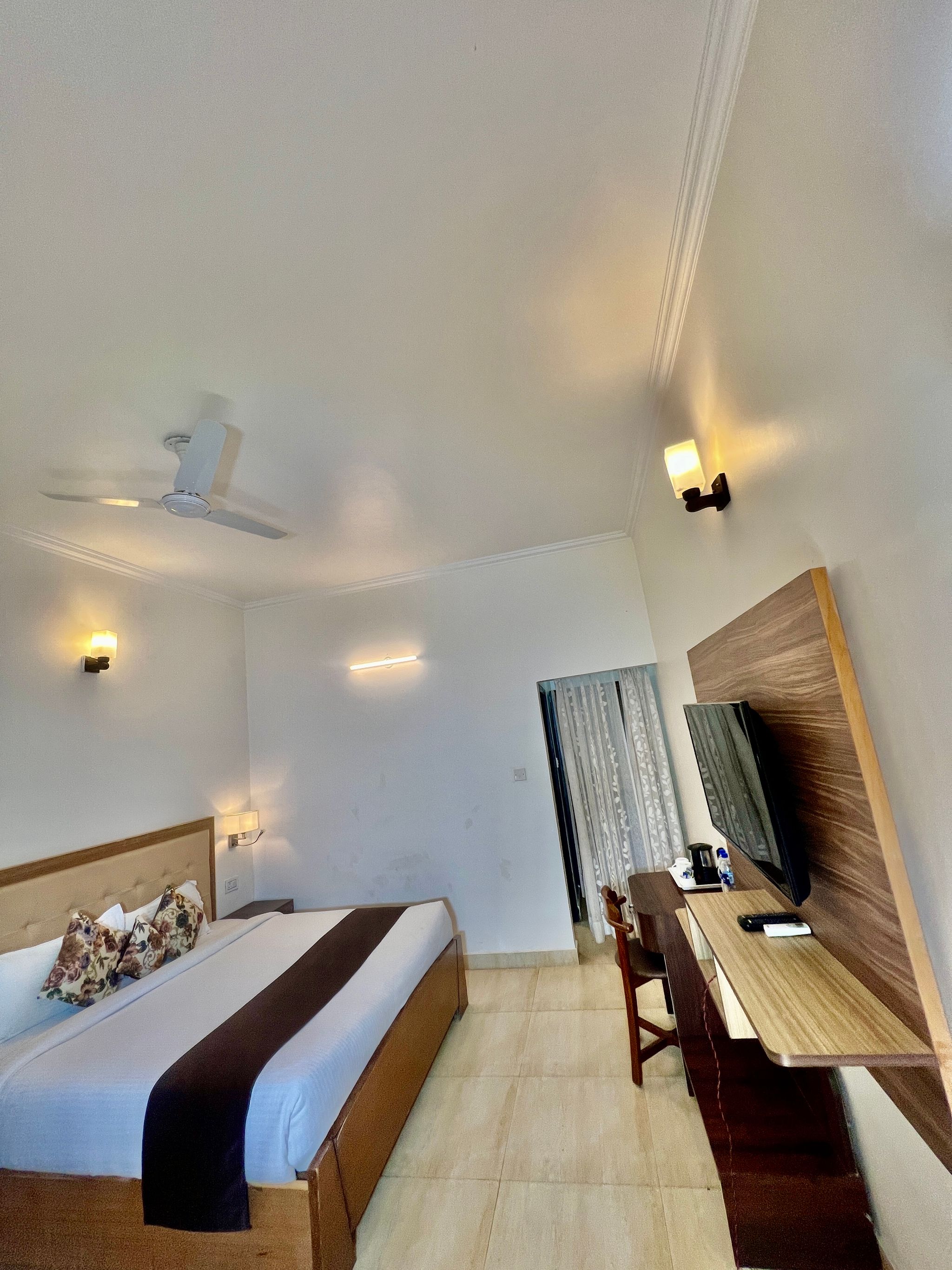 Sea Hawk-Luxury Hill Resort (4 mins drive from Bhimtal Lake) Deluxe Pine Nature View With Common Balcony 13