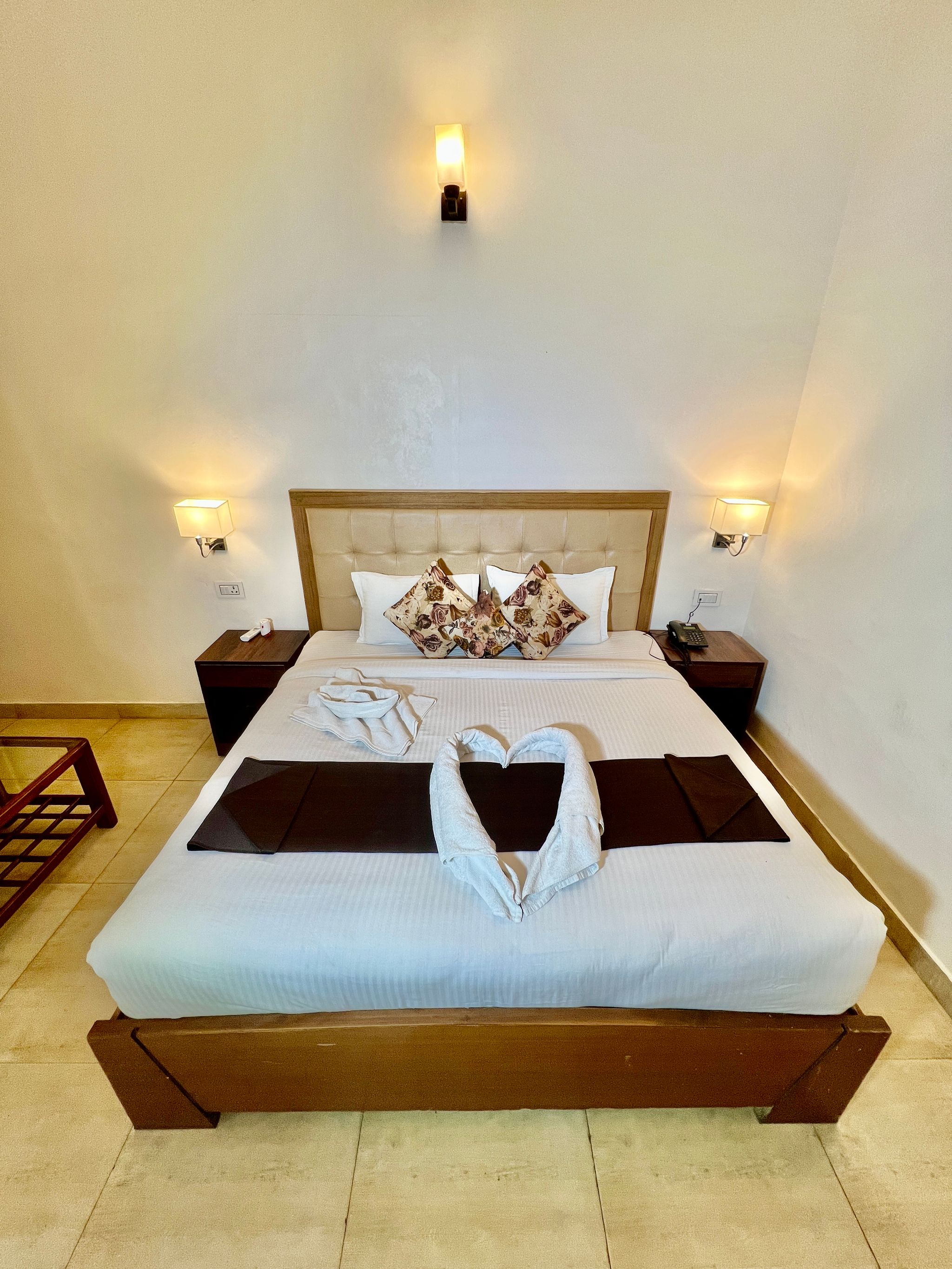 Sea Hawk-Luxury Hill Resort (4 mins drive from Bhimtal Lake) Deluxe Pine Nature View With Common Balcony 15