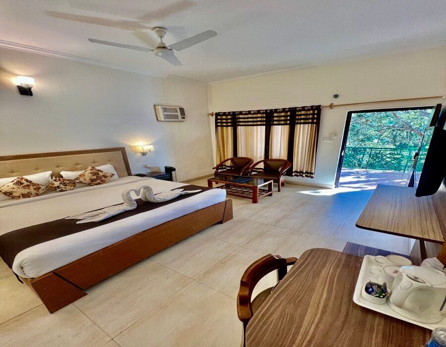 Sea Hawk-Luxury Hill Resort (4 mins drive from Bhimtal Lake) Deluxe Pine Nature View With Common Balcony 18