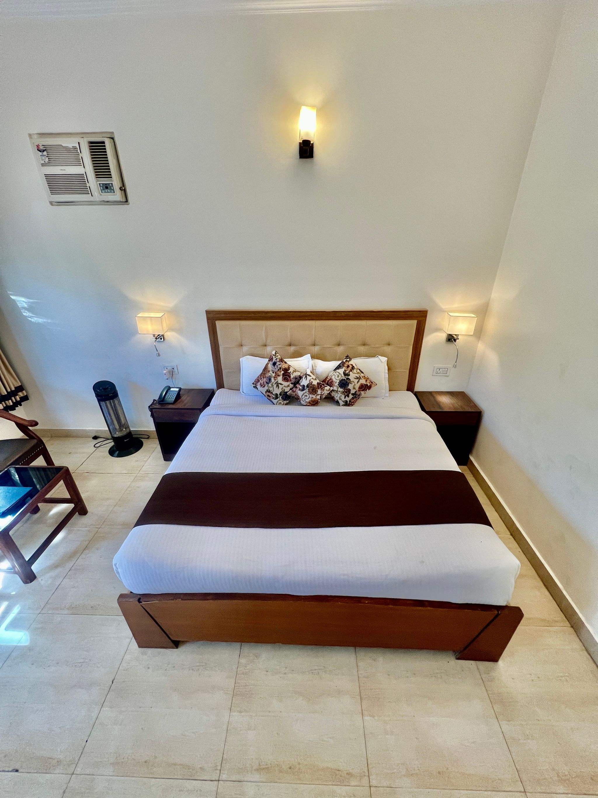 Sea Hawk-Luxury Hill Resort (4 mins drive from Bhimtal Lake) Deluxe Pine Nature View With Common Balcony 11