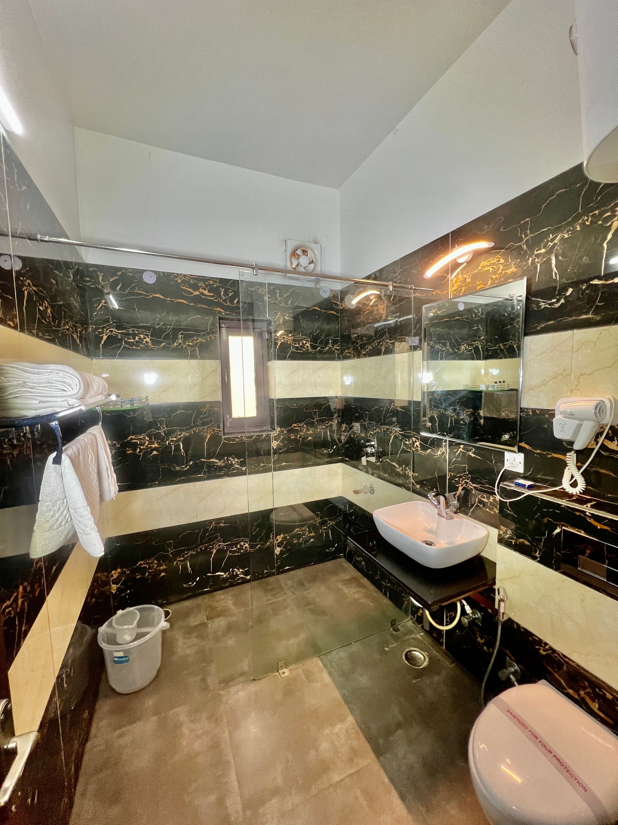 Sea Hawk-Luxury Hill Resort (4 mins drive from Bhimtal Lake) Deluxe Pine Nature View With Common Balcony 34