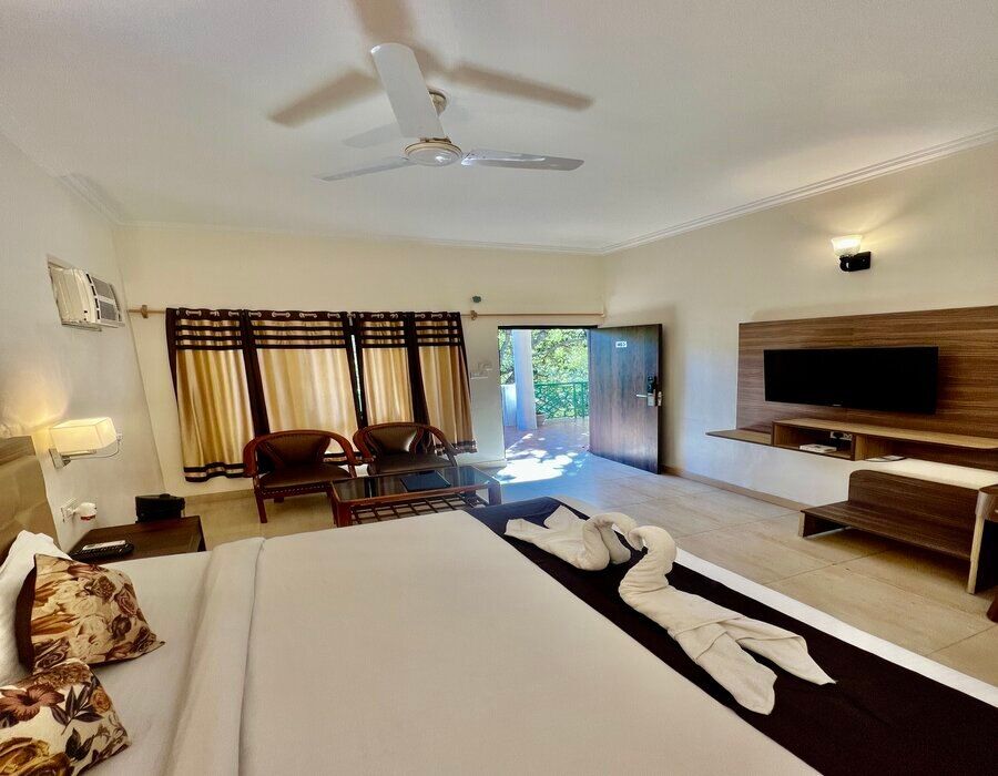 Sea Hawk-Luxury Hill Resort (4 mins drive from Bhimtal Lake) Deluxe Pine Nature View With Common Balcony 21