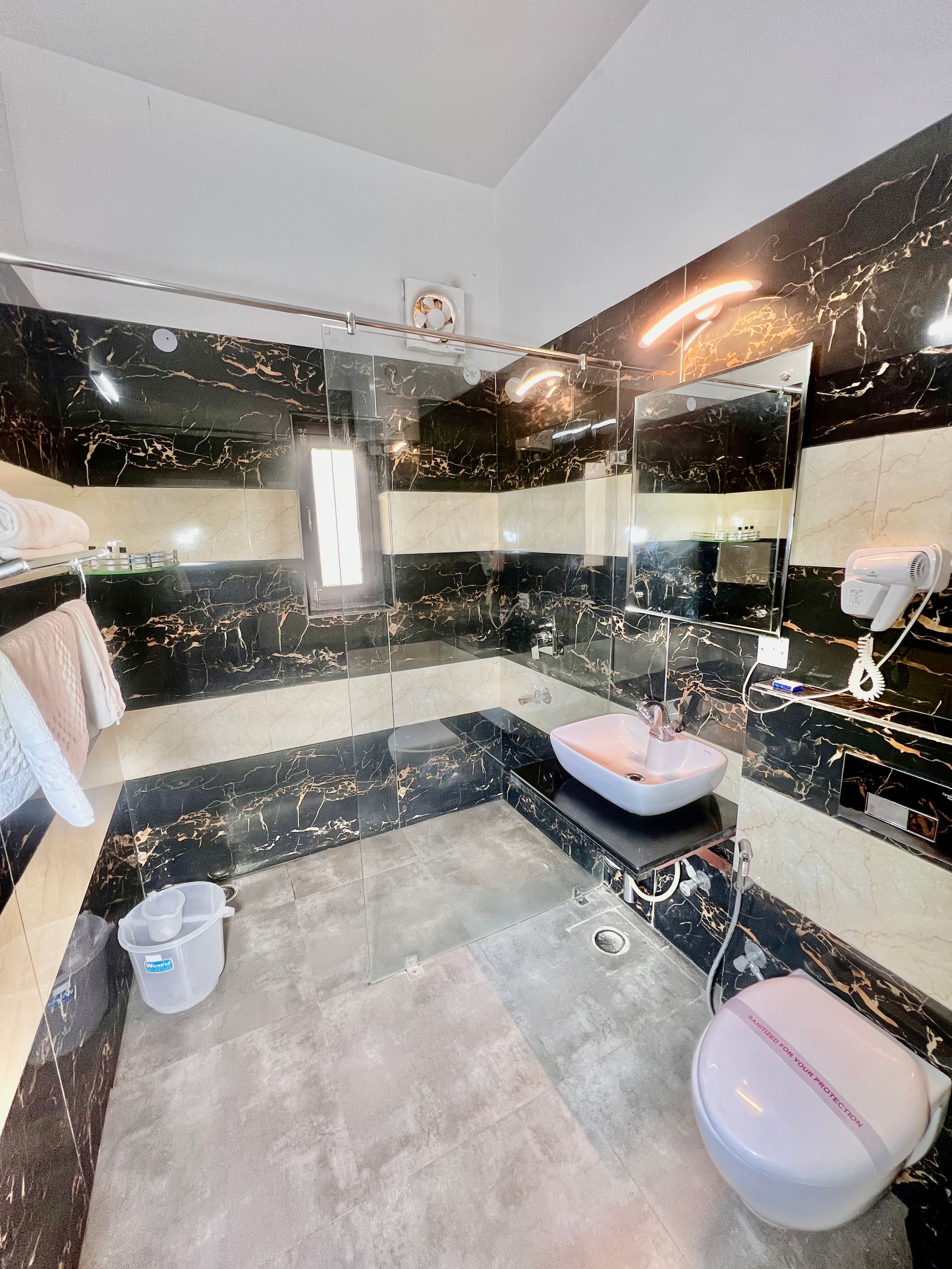 Sea Hawk-Luxury Hill Resort (4 mins drive from Bhimtal Lake) Deluxe Pine Nature View With Common Balcony 43