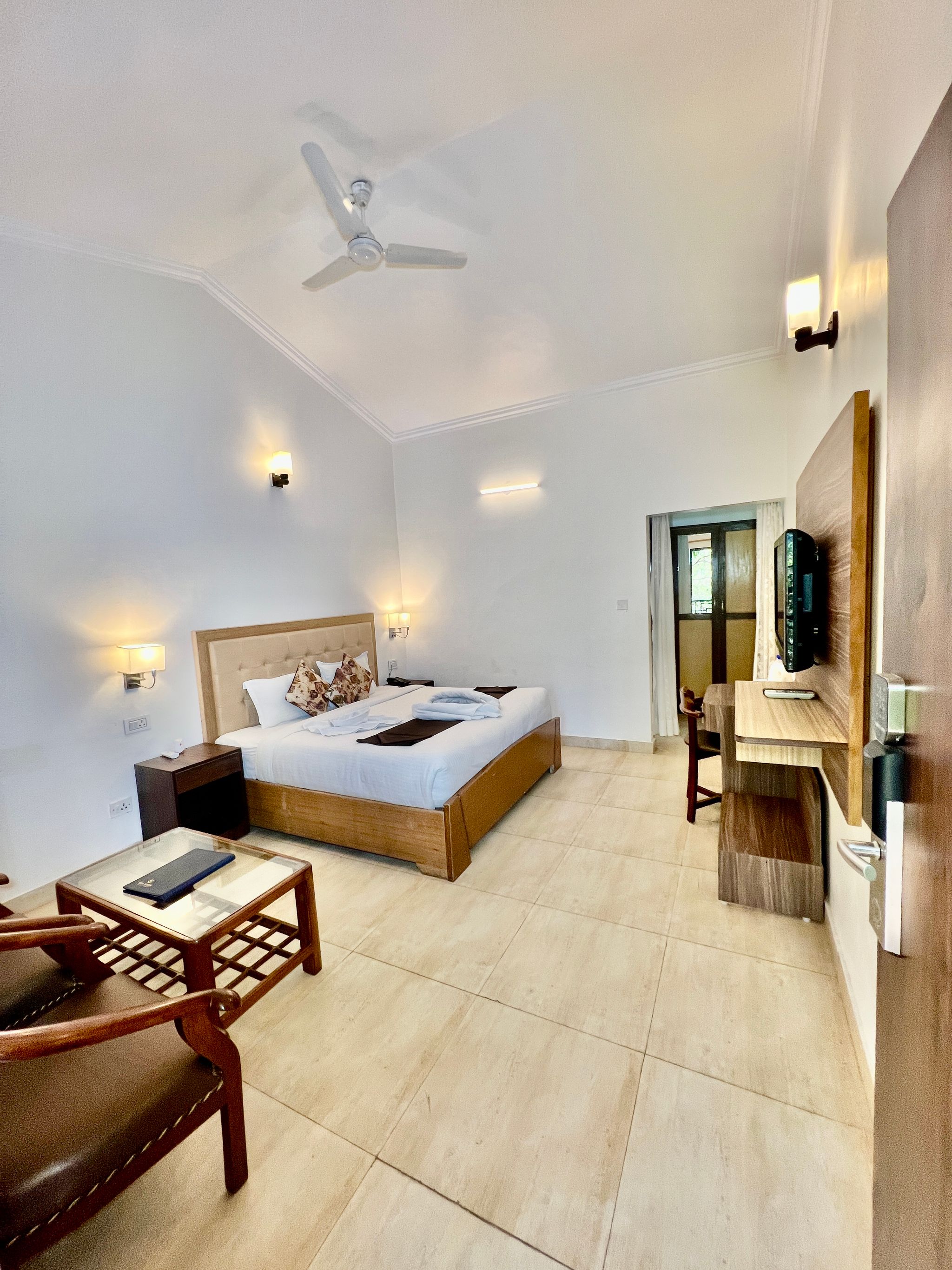 Sea Hawk-Luxury Hill Resort (4 mins drive from Bhimtal Lake) Deluxe Pine Nature View With Common Balcony 5