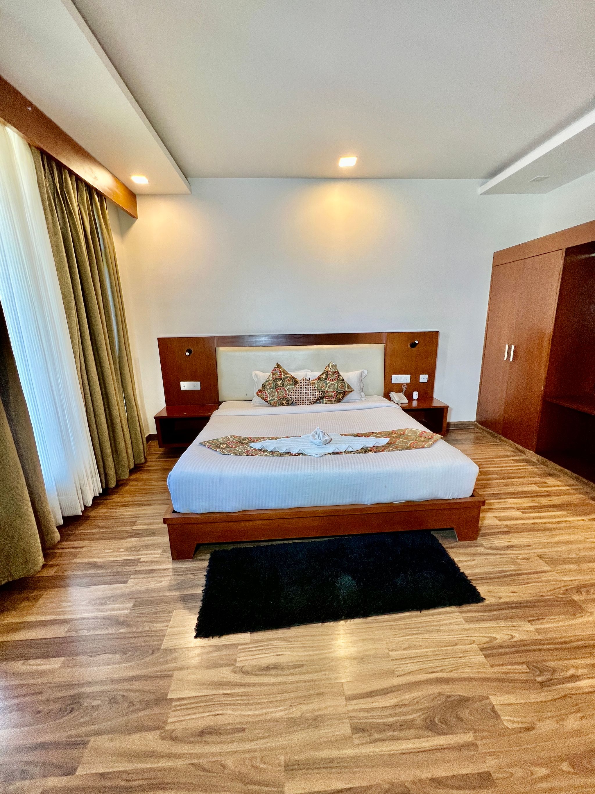 Nirvana Suites Hill View With Balcony