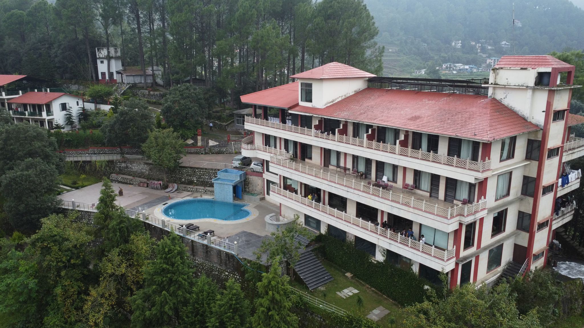 Sea Hawk-Luxury Hill Resort (4 mins drive from Bhimtal Lake)