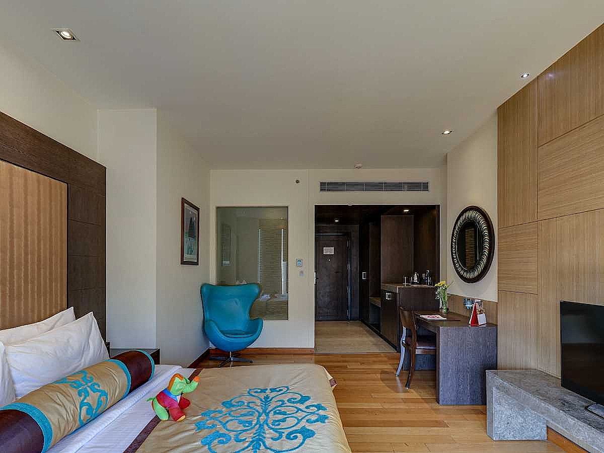 The LaLiT Great Eastern Kolkata Deluxe King City View 12