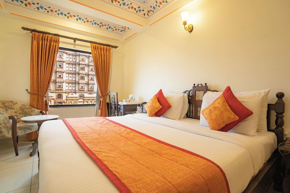 Umaid Residency - A Regal Heritage Home Deluxe Double Room 6