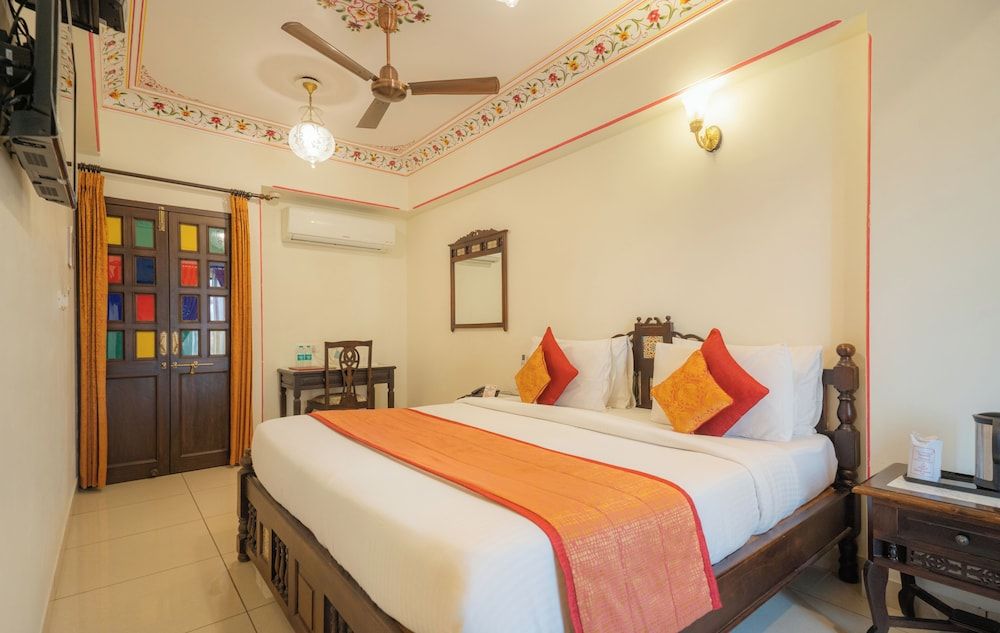 Umaid Residency - A Regal Heritage Home Deluxe Double Room 7