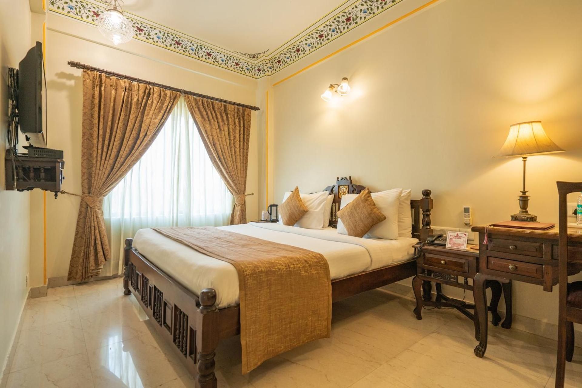 Umaid Residency - A Regal Heritage Home Deluxe Double Room 12