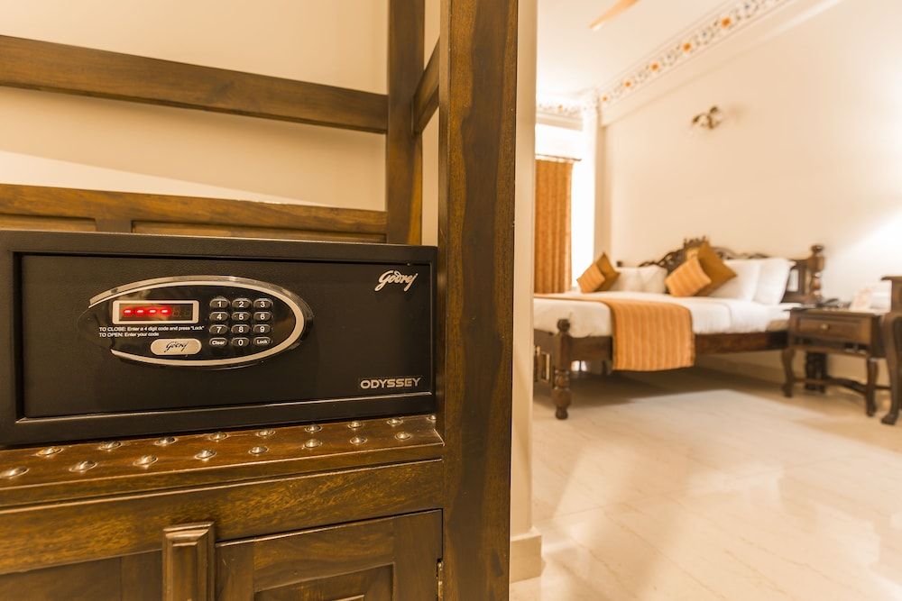 Umaid Residency - A Regal Heritage Home Deluxe Double Room 19