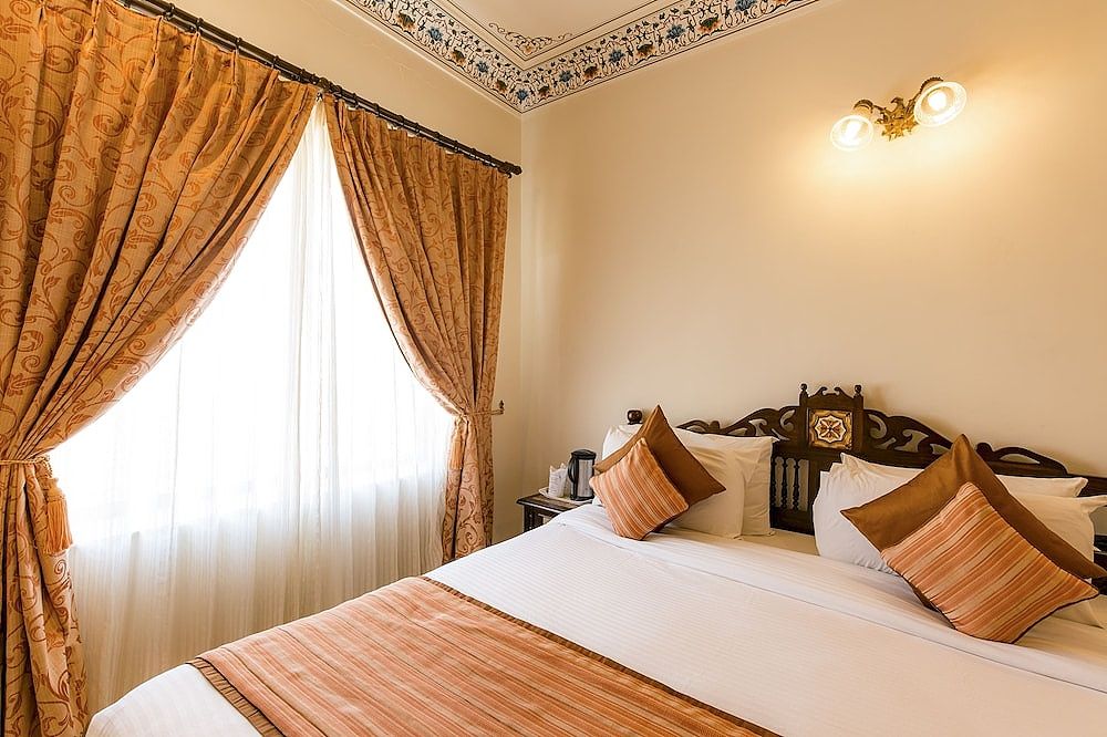 Umaid Residency - A Regal Heritage Home Deluxe Room 2