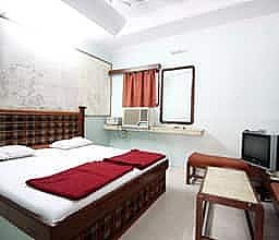 Hotel Dharam Lok Economy Cooler Room