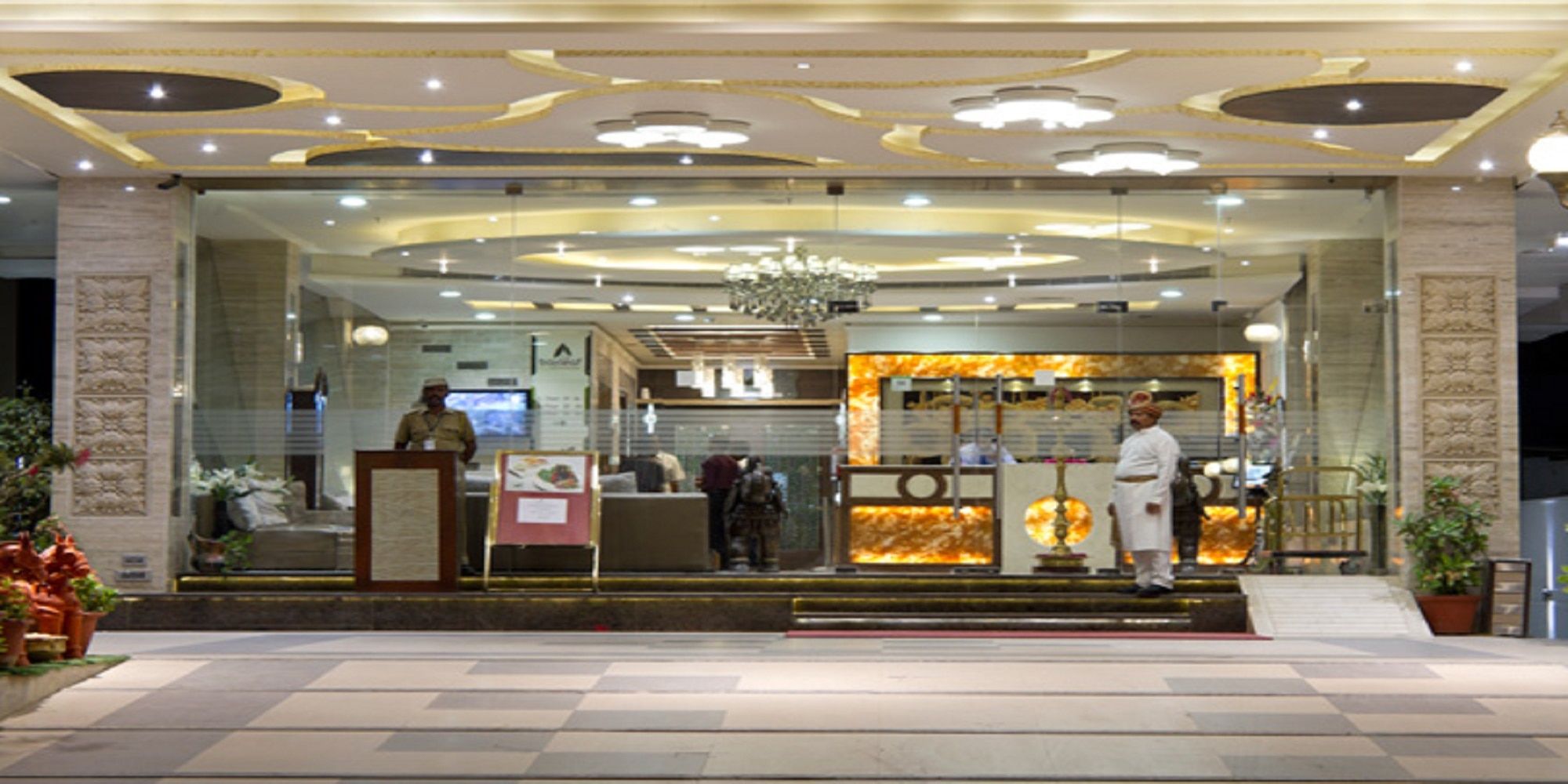 Food & Dining