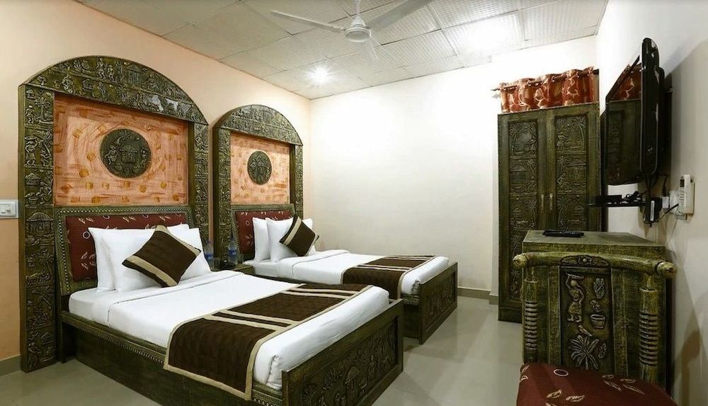 Hotel Green Lotus Deluxe Room 14