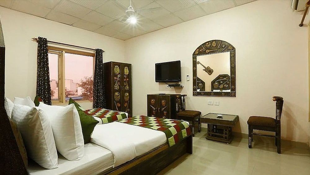 Hotel Green Lotus Deluxe Room
