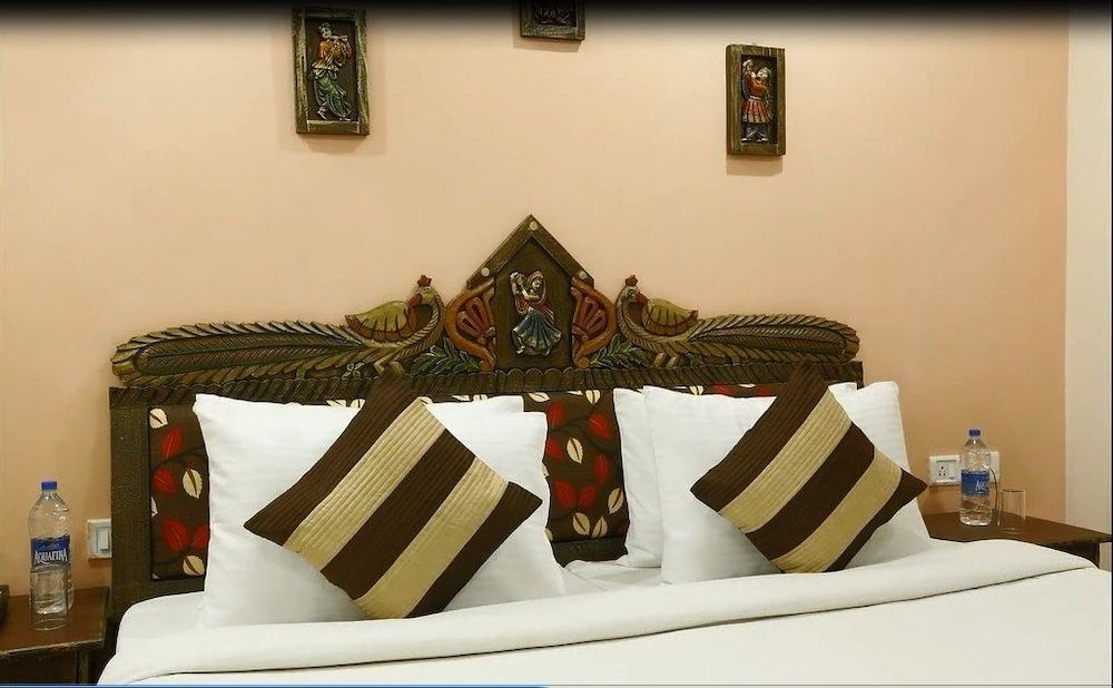 Hotel Green Lotus Deluxe Room 3
