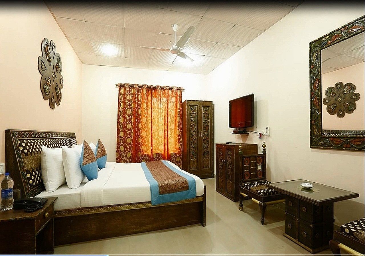 Hotel Green Lotus Deluxe Room 11