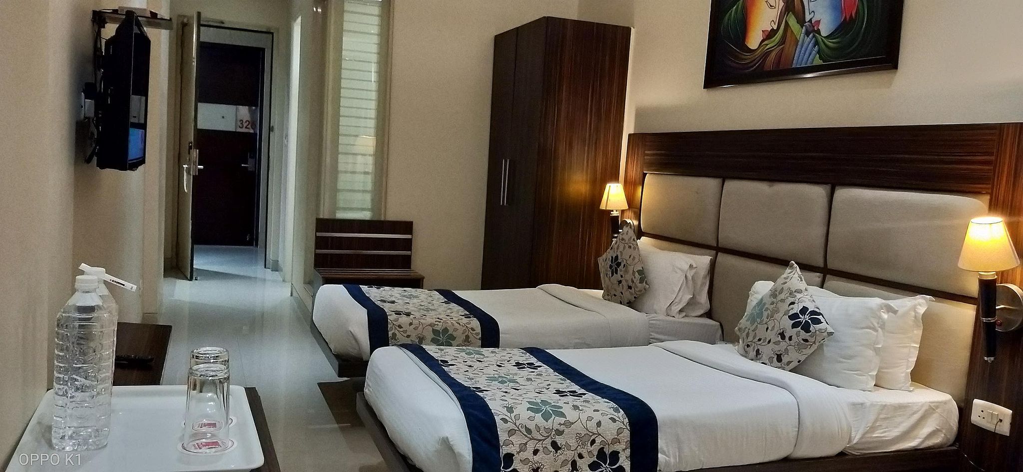 Bhawna Clarks Inn Hotel Superior Room with Queen Bed