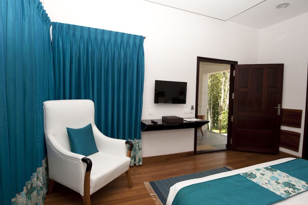 Niraamaya Retreats Cardamom Club Thekkady Garden View Cottage 11