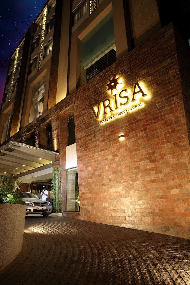 undefined Vrisa 6