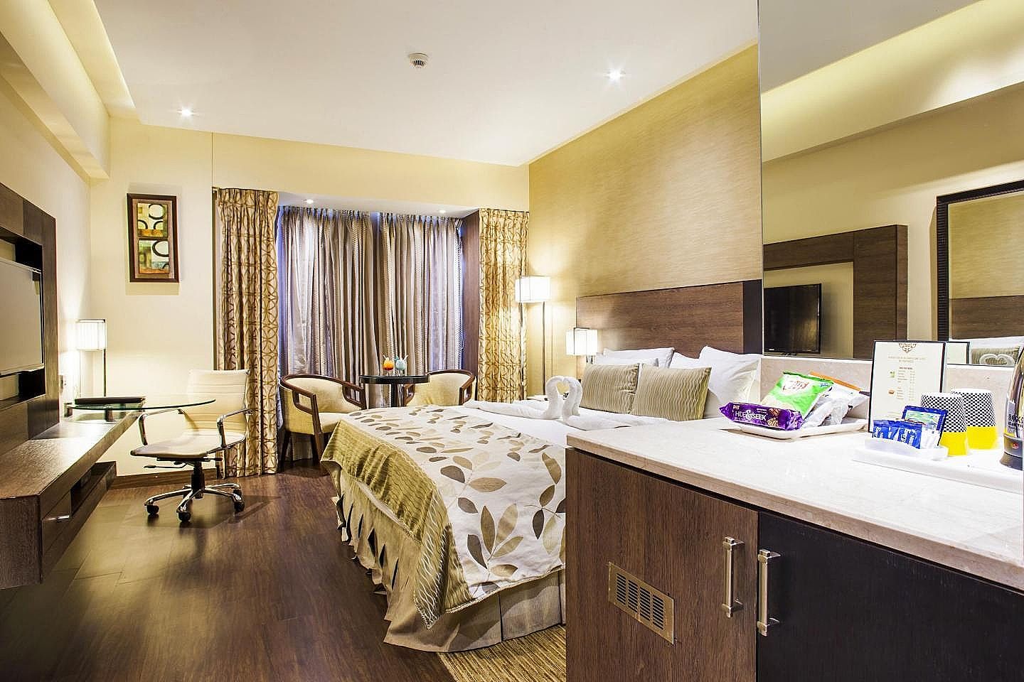 Vrisa Deluxe Room 2