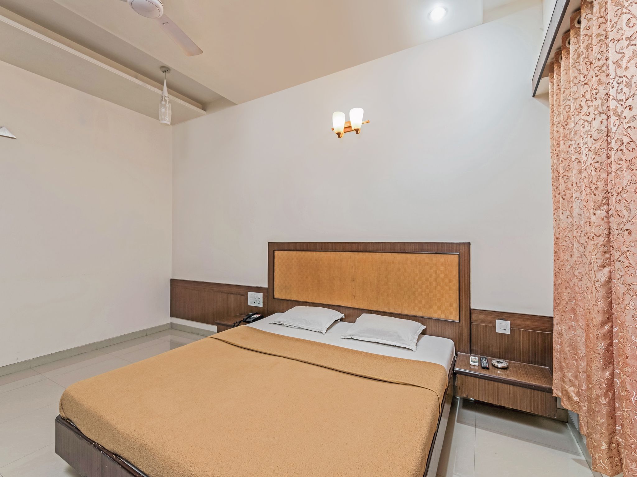 Hotel Mandai Palace Double Bed NON AC Room 4