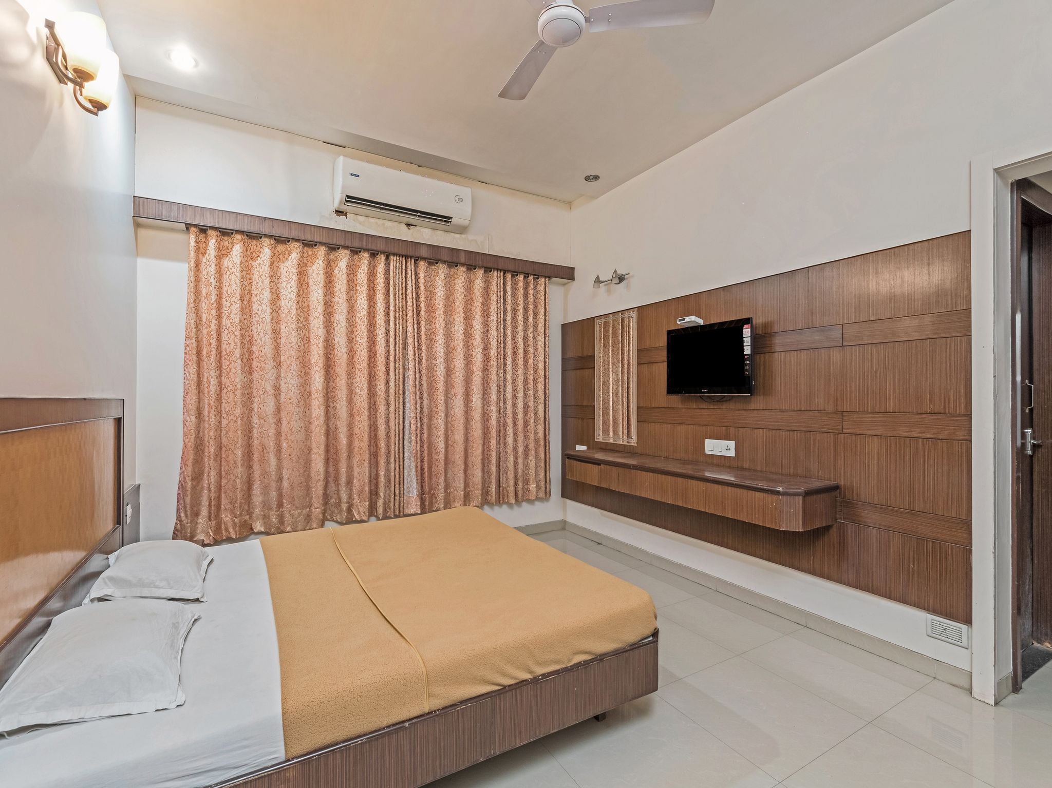 Hotel Mandai Palace Double Bed NON AC Room 2