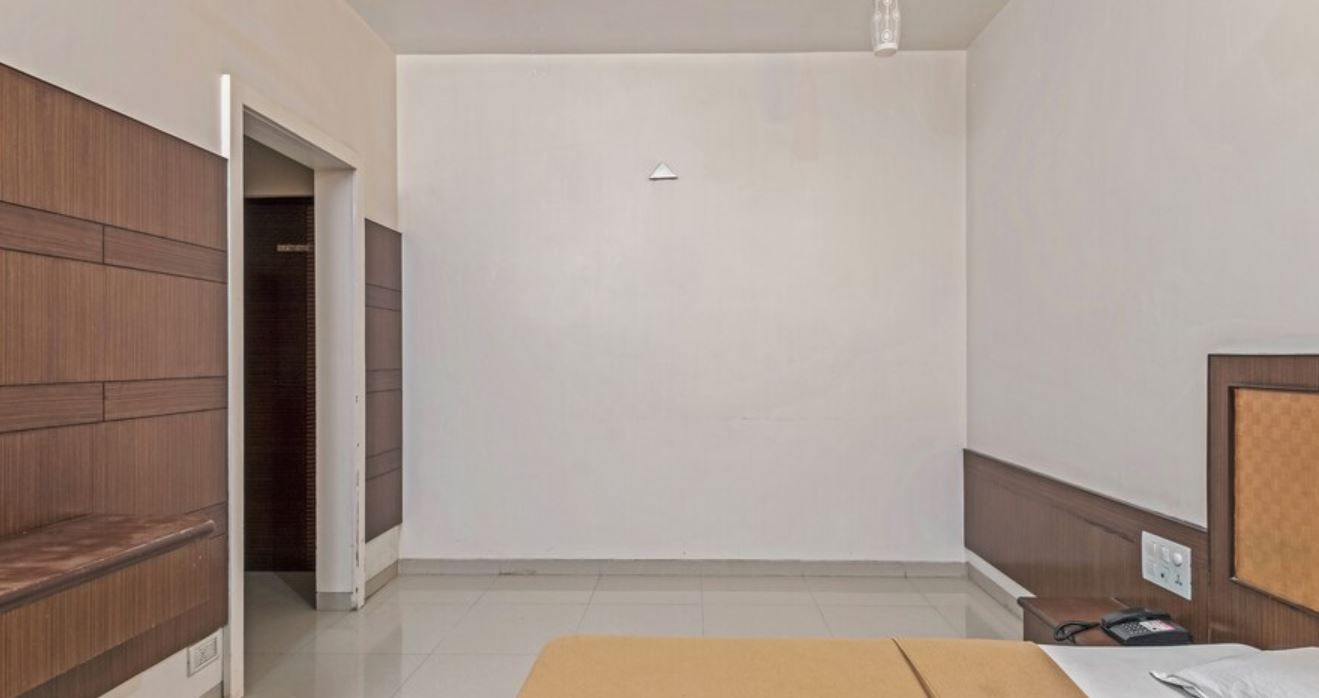 Hotel Mandai Palace Double Bed NON AC Room 11