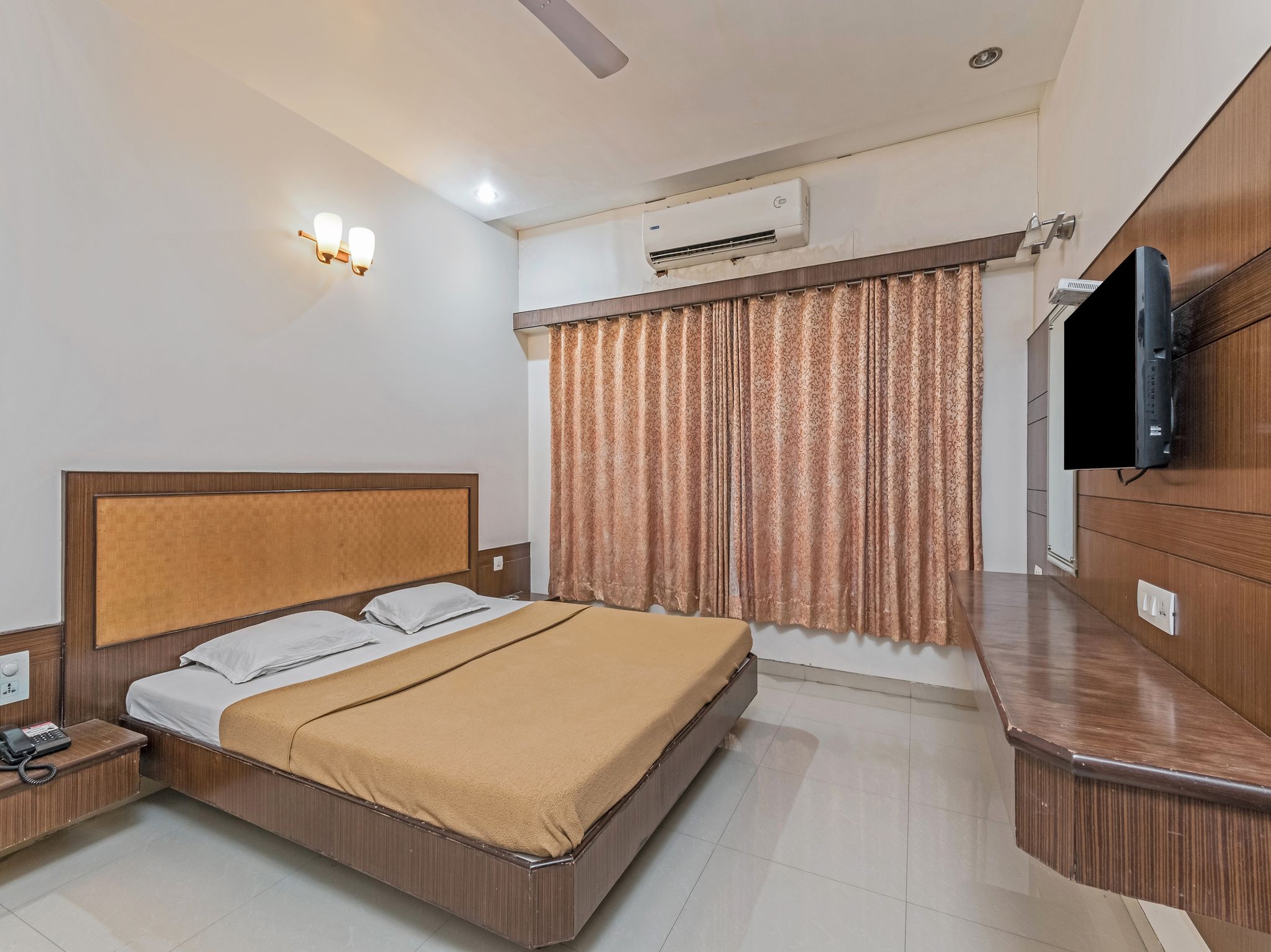 Hotel Mandai Palace Double Bed NON AC Room