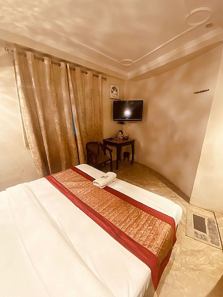 Red Blu Deluxe Room 16