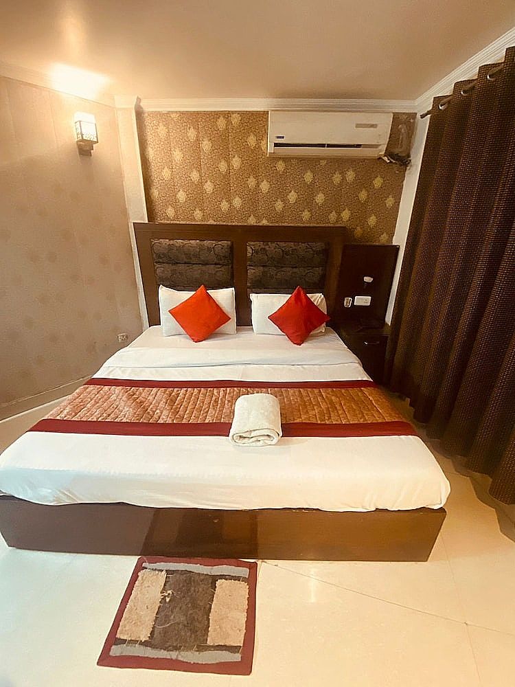 Red Blu Deluxe Room 7