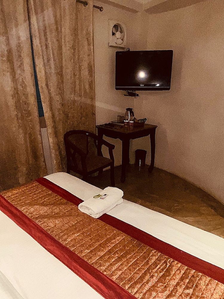 Red Blu Deluxe Room 12