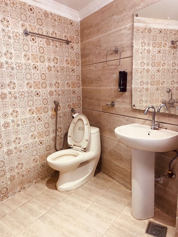 undefined Red Blu 10