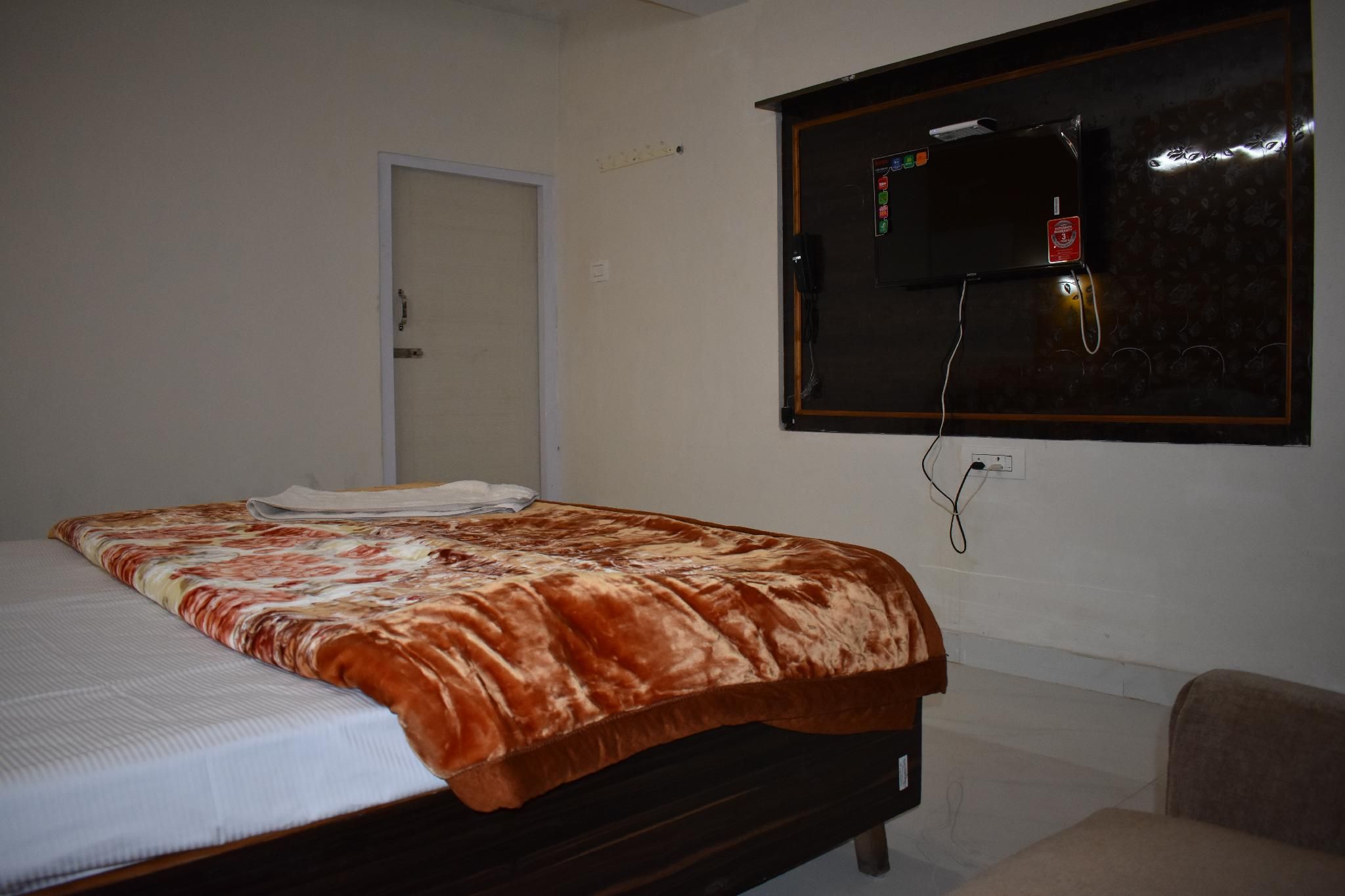 Hotel Sri Balaji Executive Room with Breakfast 3