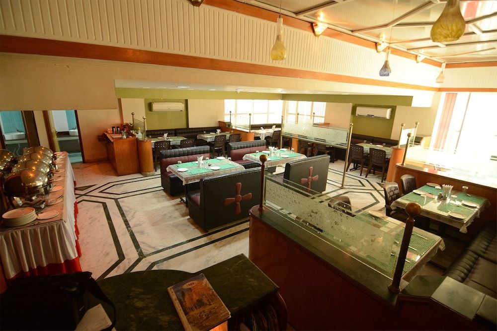 undefined DFRONT Golden Palace 3